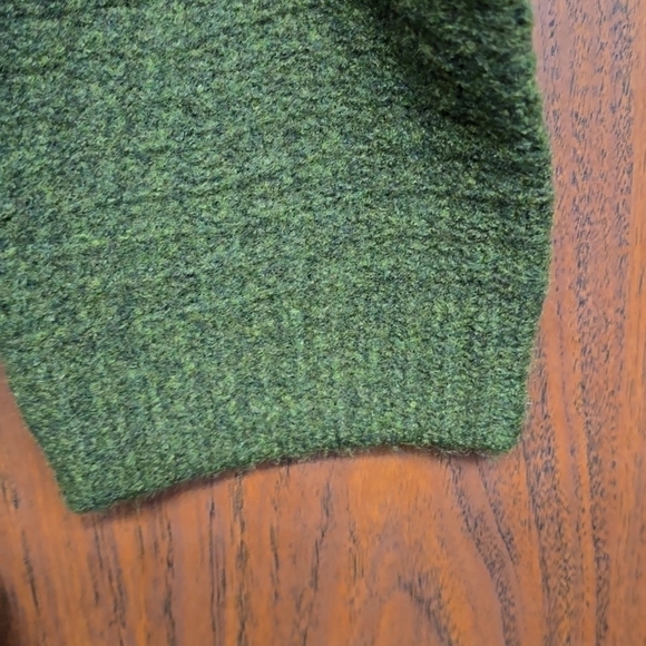 Universal Thread Size XL Dark Green Button Down Cropped Oversized Knit Cardigan - Picture 3 of 8